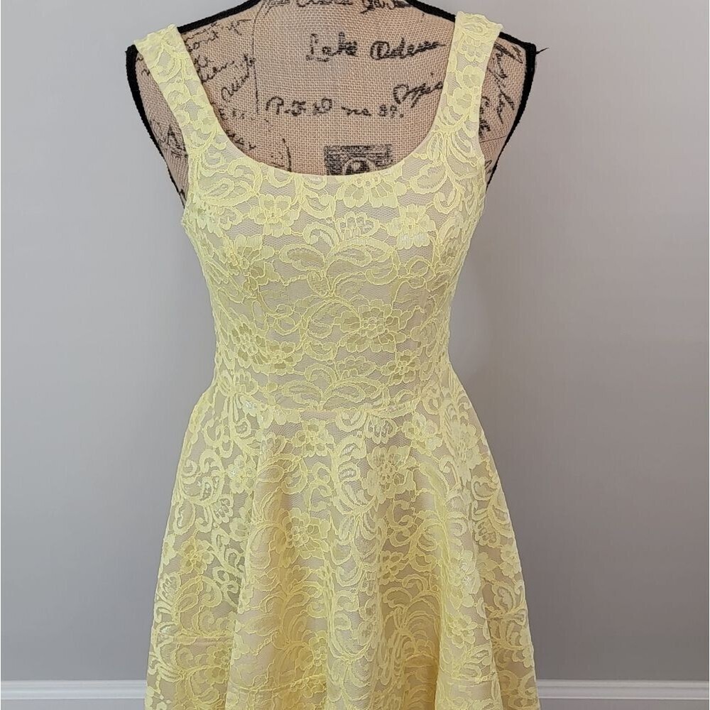 #10 Speechless yellow lace dress